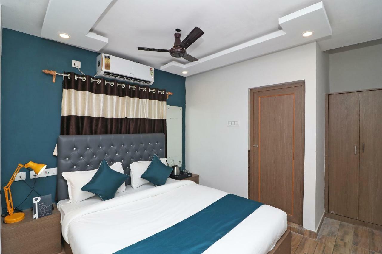 Silverkey Executive Stays 37812 Royal Crown Airport Hotel