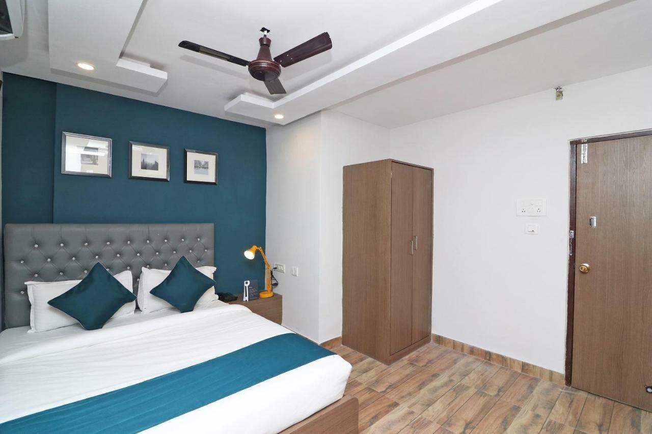 Silverkey Executive Stays 37812 Royal Crown Airport Hotel Kolkata